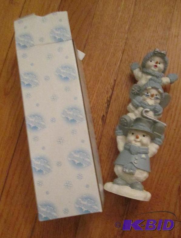 lot 155 image: Avon 3 snowmen stacked on top of eache ther...