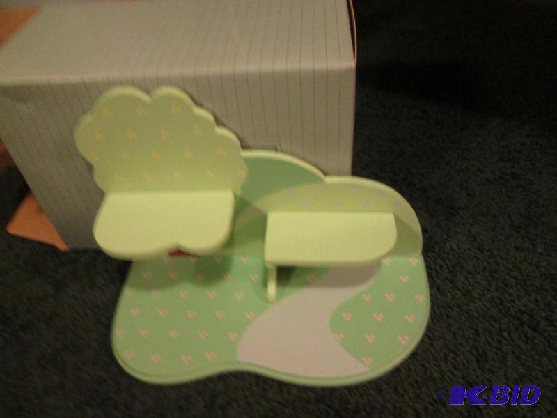 lot 19 image: Avon best buddies display stand...