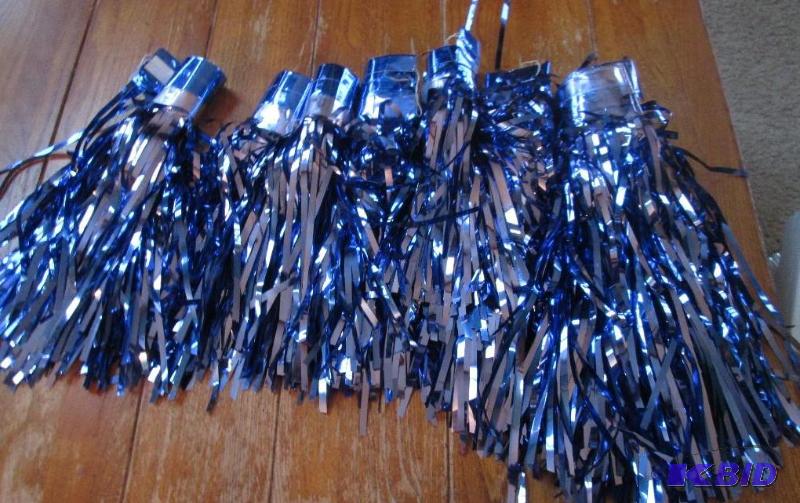 lot 208 image: blue sparkly streamers...