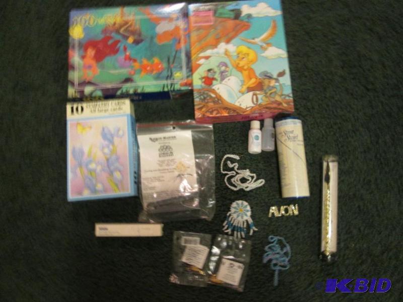 lot 21 image: mixed lot of puzzels and household appliances...