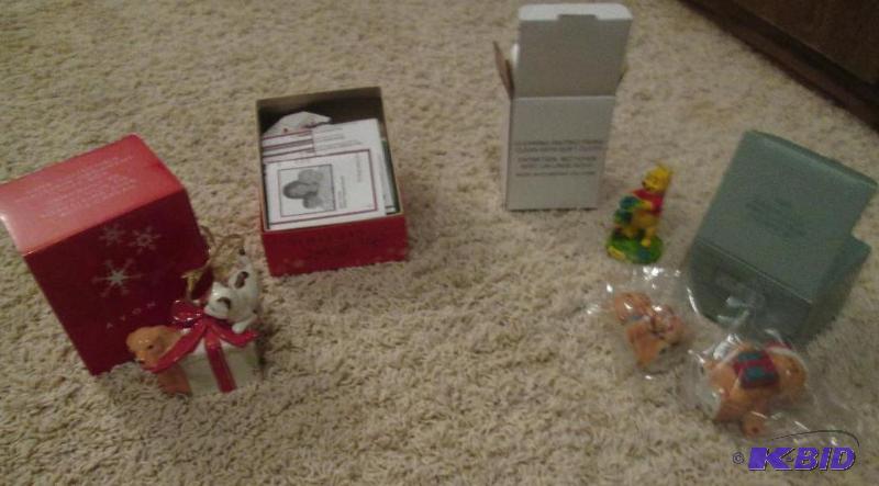 lot 216 image: collecatables Avon holiday figurines...