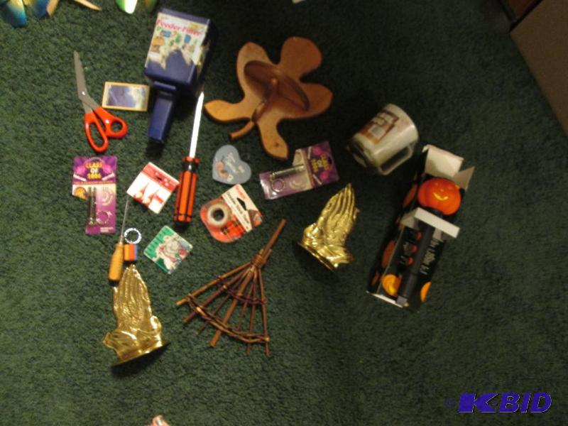 lot 226 image: mixed lot of crafting supplies, tape, shelf, ...