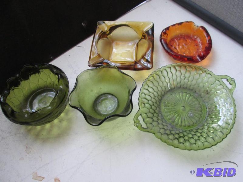 lot 256 image: Vintage ashtrays and green glass...