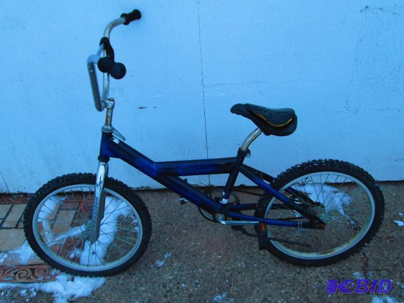 lot 304 image: Dirt Bike...
