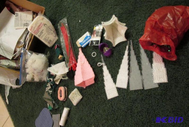 lot 40 image: large lof of crafting supplies...