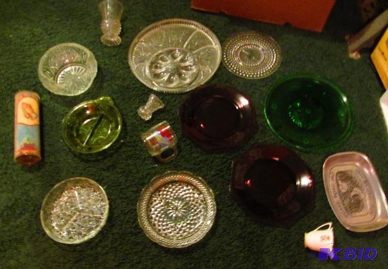 lot 64 image: mixed lot of decorative table wear...