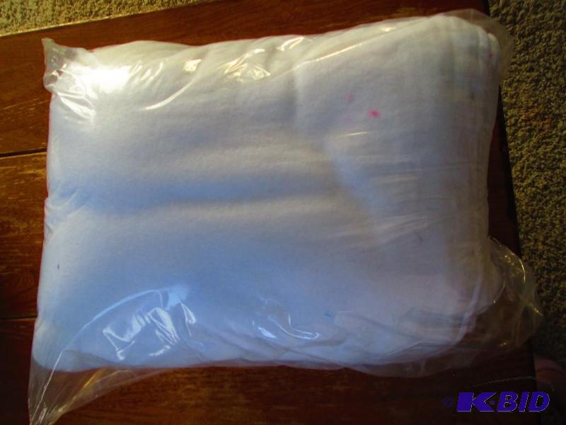 lot 74 image: Alpine fleece solids, white, 3 yards...