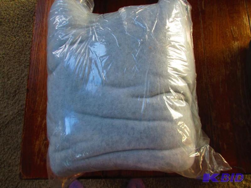 lot 75 image: Alpine fleece solids, light gray, 3 yards...