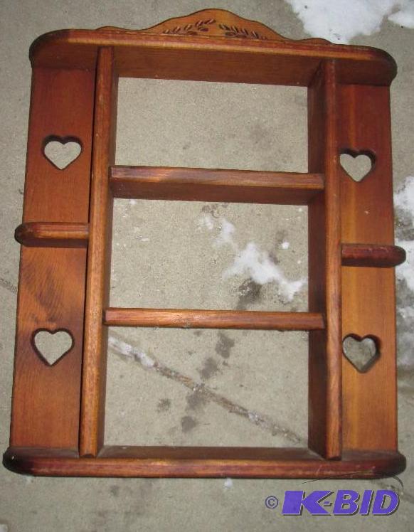 lot 91 image: wooden shelf with accent hearts...