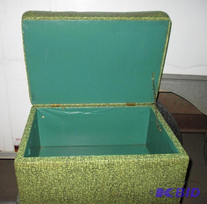 lot 95 image: green vintage basket...