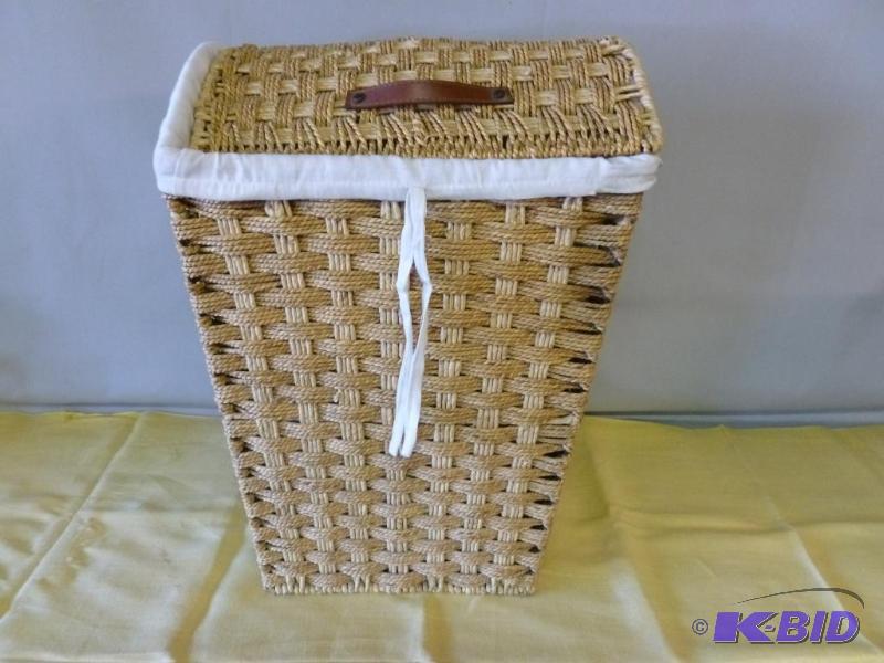 lot 109 image: Nice roped basket clothes hamper, good usable...