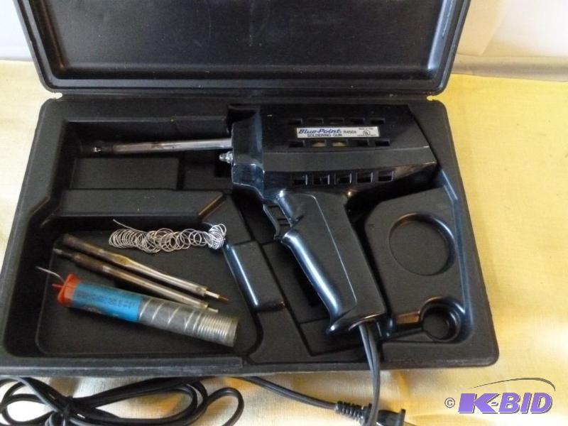 lot 114 image: Blue Point Soldering Gun With Light Model R45...