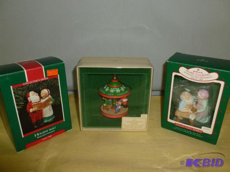 lot 134 image: Lot of three collectible Hallmark Christmas t...