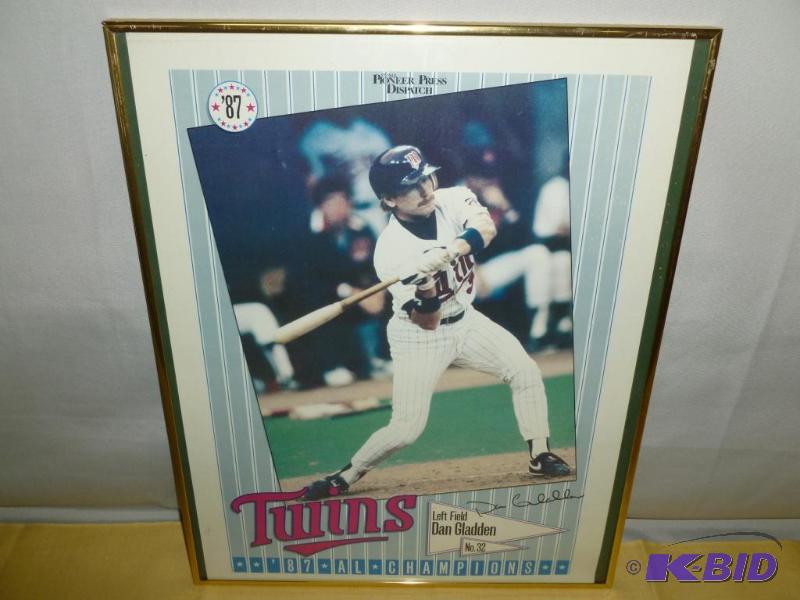 lot 31 image: Collectible 1987&nbspMinnesota Twins Dan Gla...