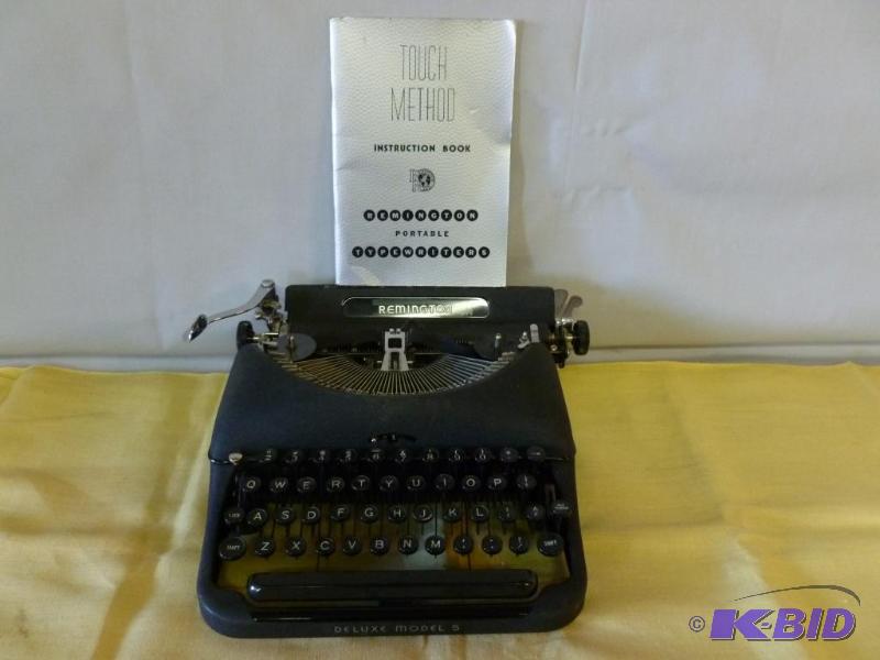 lot 39 image: Vintage Remington Deluxe Model 5 Portable Typ...