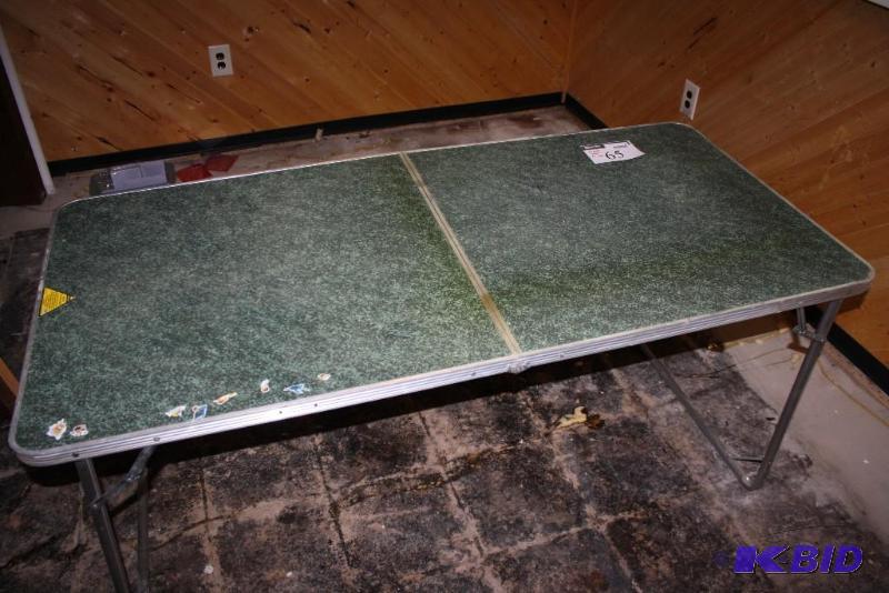 Bi-Fold Table