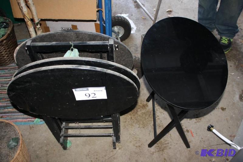 Fold-Out Circular Tables