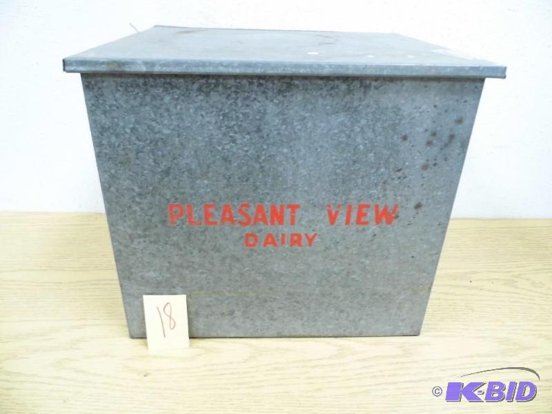 Pleasant View Dairy Box with Hoses