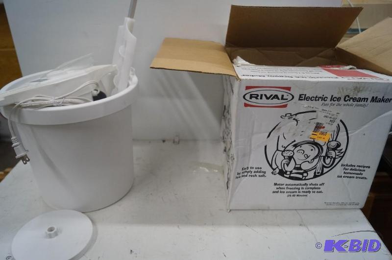 Ice cream maker