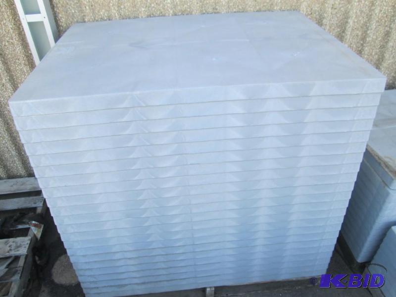 lot 20 image: 24 - York Duragrid Equipment Pads