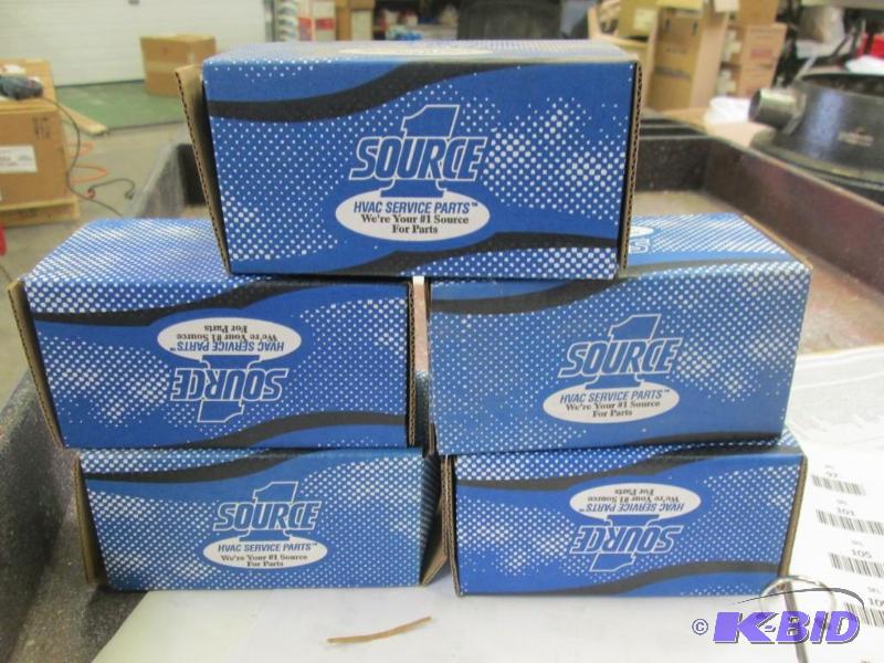 lot 121 image: 4 - Hot Surface Furnace Igniters