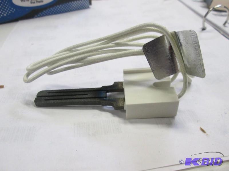 lot 122 image: 2 - Hot Surface Furnace Igniter