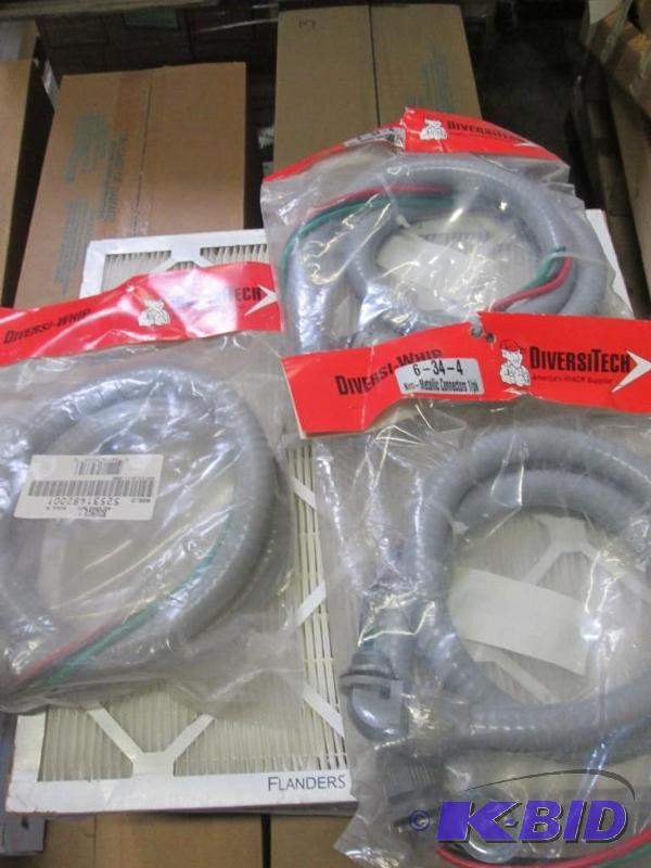 lot 130 image: 3 - Diversi-Whip Elec. Whip