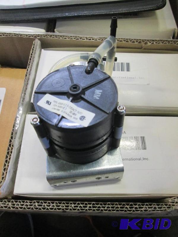 lot 178 image: 2 - Pressure Switches