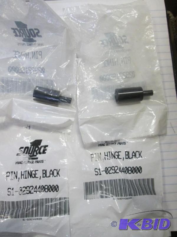lot 184 image: 4 - Pin Hinges