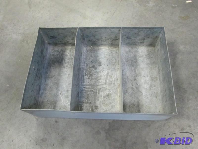 lot 212 image: Parts CarrierTray