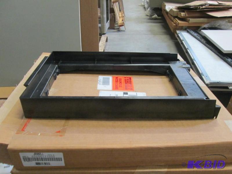 lot 86 image: Drain Pans