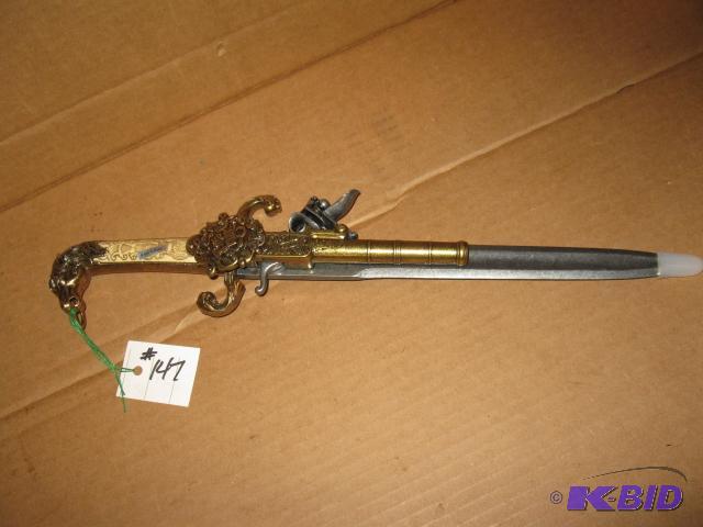 lot 147 image: Replica gunknife combo, metal construction, ...