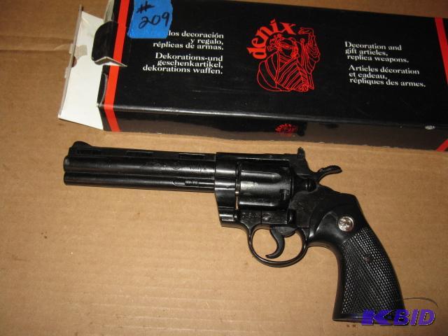 lot 209 image: Replica revolver heavy metal construction,...