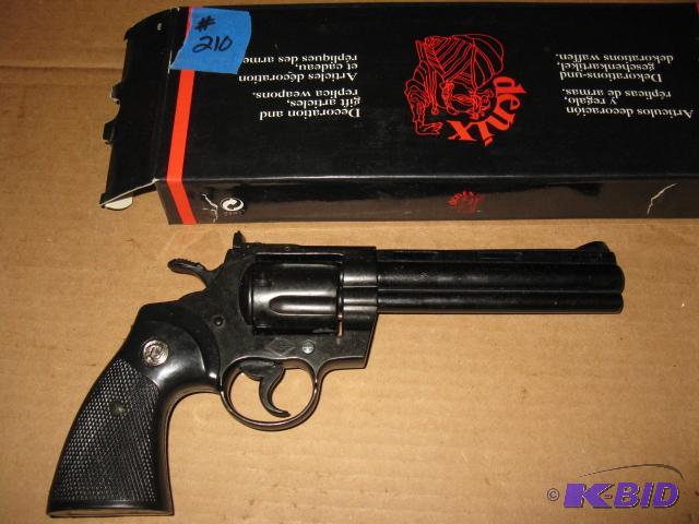 lot 210 image: Replica revolver heavy metal construction,...