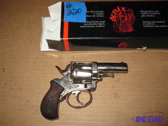 lot 220 image: Replica British Bulldog revolver heavy metal ...