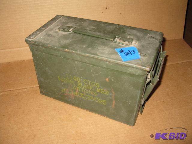 lot 243 image: All metal military ammo can...