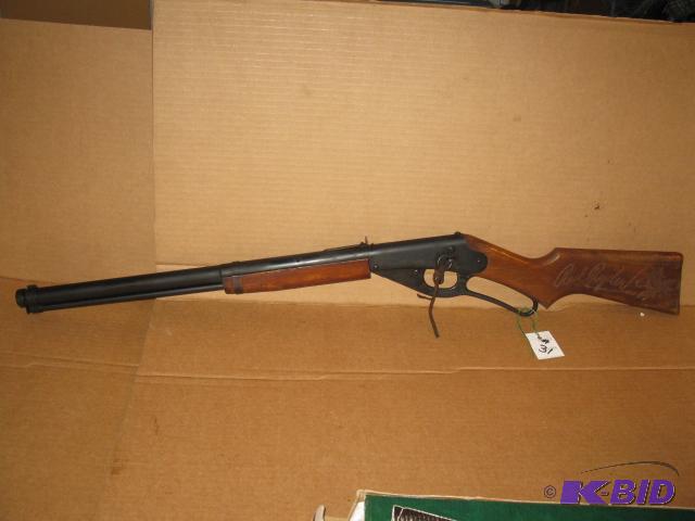 lot 31 image: Daisy Red Ryder...