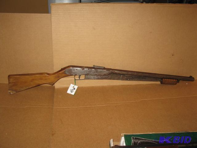 lot 32 image: Daisy Model No 25 BB gun, wood stock...