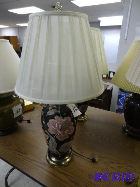 lot 102 image: Decorative Brass Table Lamp with Flower Paint...