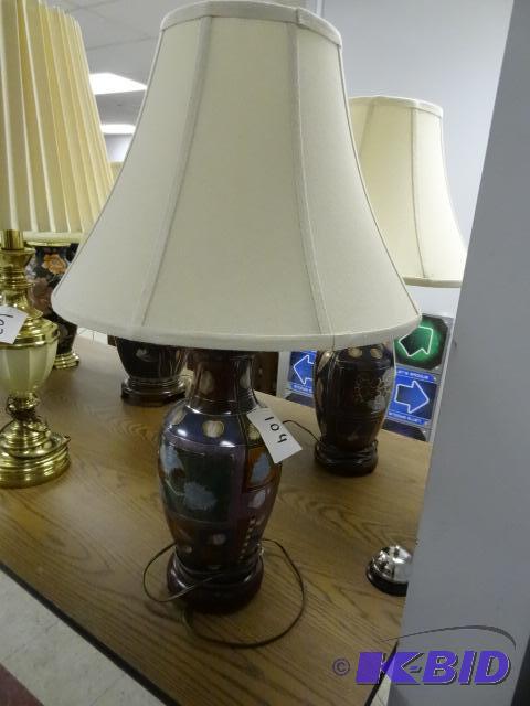 lot 104 image: Decorative Table Lamp...