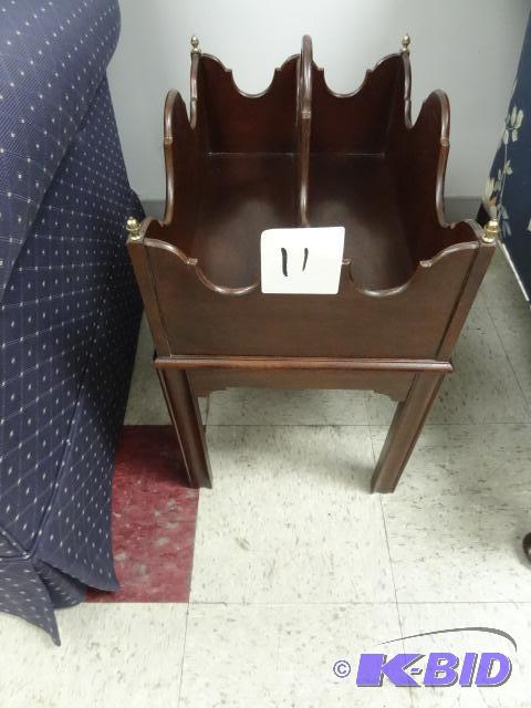lot 11 image: Vintage Wood Magazine Rack 19 X 13 X 21...