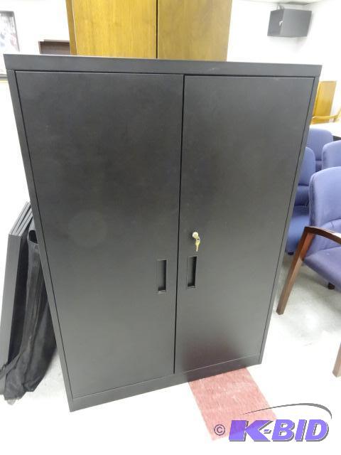 lot 125 image: 2 Door Metal Cabinet. 3 Shelves. Lock and Key...