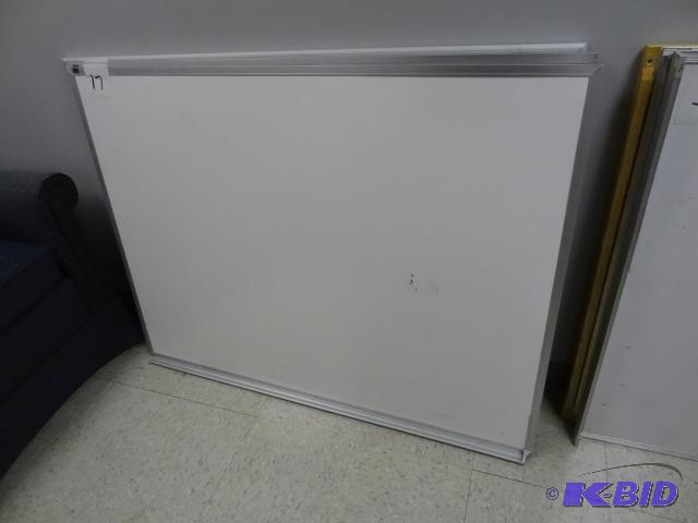 lot 17 image: 48 X 36 X White Board...