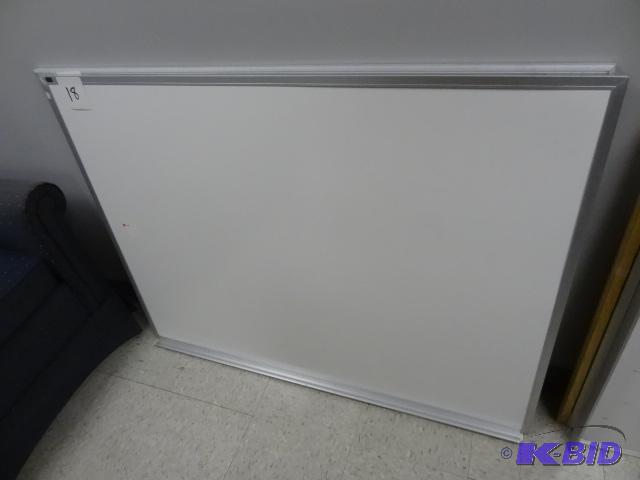 lot 18 image: 48 X 36 X White Board...