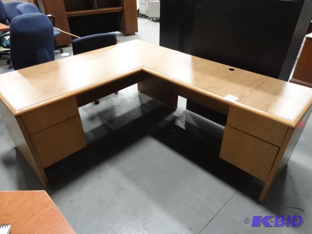 lot 208 image: L Shaped Office Desk. 4 Drawer, 2 Piece 80 X ...