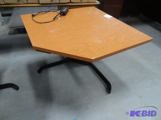 lot 219 image: Lift Desk Model 501-7 Electric Up and Down. 3...