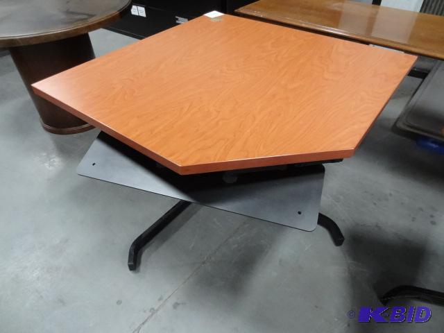 lot 227 image: Lift Desk Model 501-7 Electric Up and Down. 3...