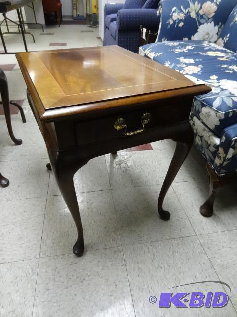 lot 23 image: Vintage Wood End Table. One Drawer. Hickory C...
