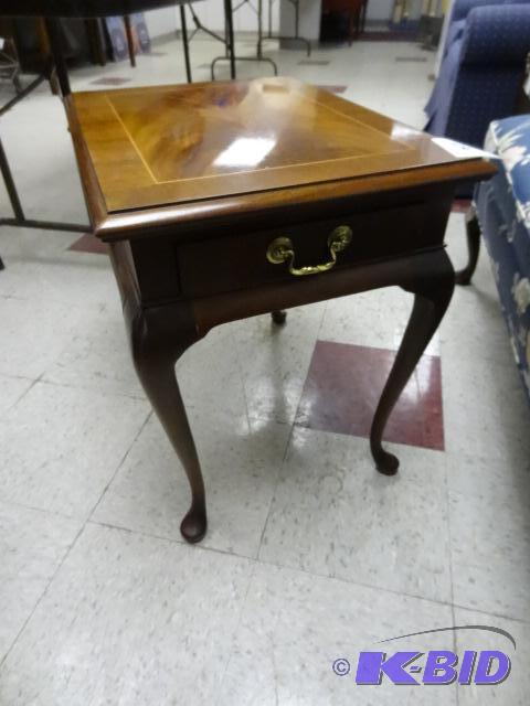lot 24 image: Vintage Wood End Table. One Drawer. Hickory C...