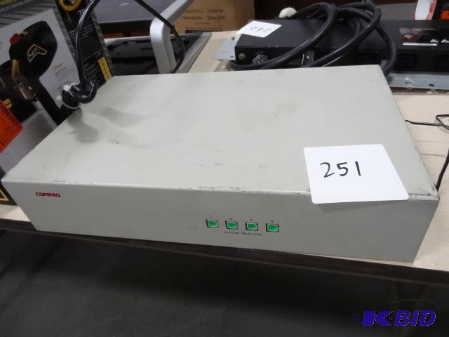 lot 251 image: Compaq Series 3315 Switch...